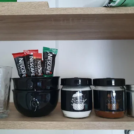 Apartman Home, Sweet